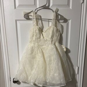 Elegant Cream Women’s Mini Dress